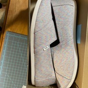Women’s Toms